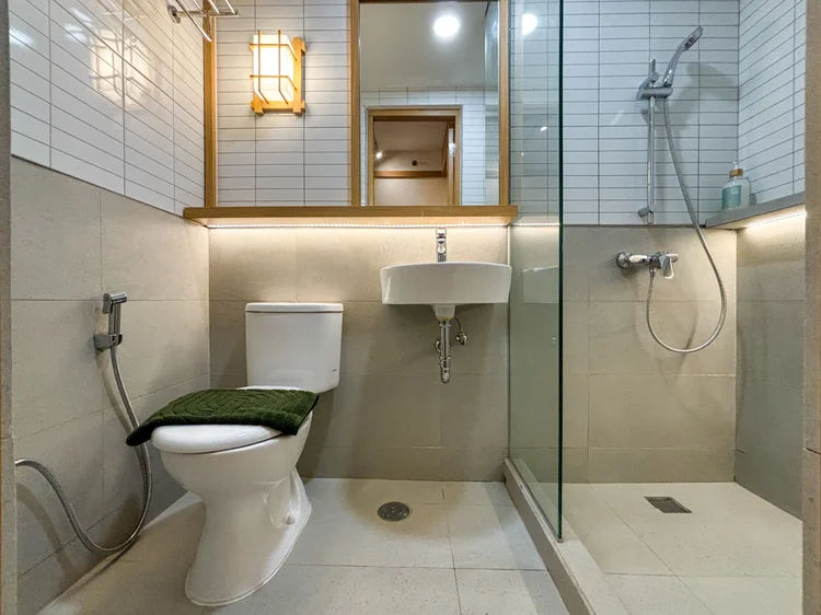 Omotesando: The bathroom, cleaned by our own team to CHSE standard before every check-in.
