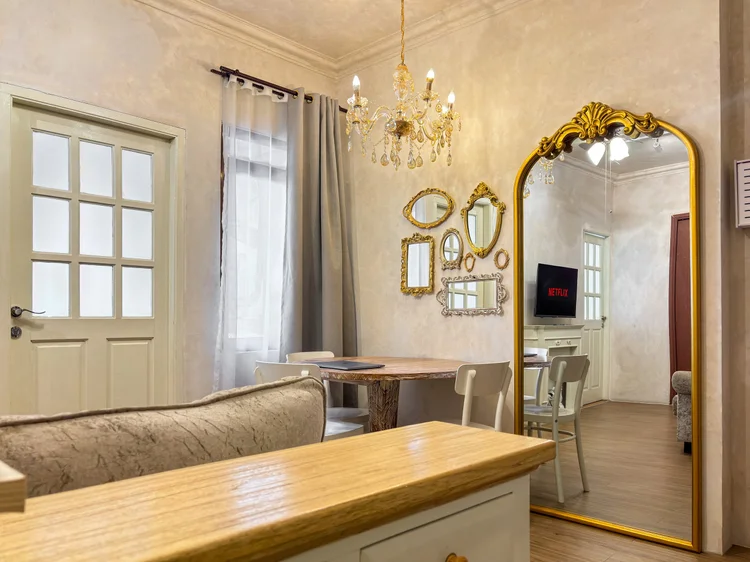 Bordeaux: Booking direct here is usually the lowest price for the same unit.