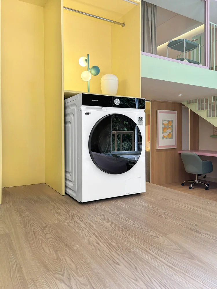 Gangnam: A washer-dryer combo is in the unit, so laundry gets done without leaving.