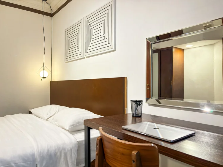 Norfolk: Another bedroom with a large-mirrored dressing table, room for a laptop too.