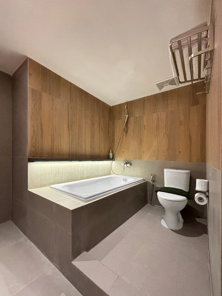 Nara: A bathtub with hot water, for a long soak after a day out.