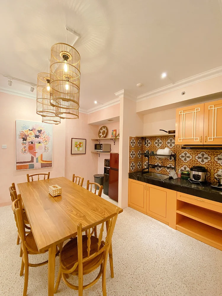 Malacca: The dining table right beside the open kitchen, cook and serve straight away.