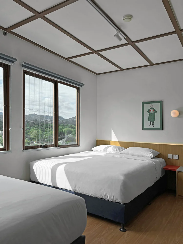 Incheon: Wake up to the hills over Bandung.