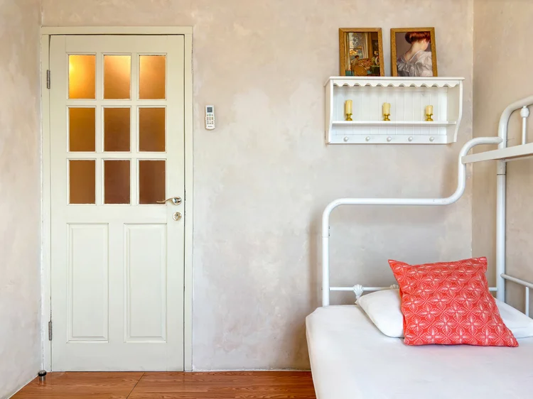Bordeaux: The second bedroom has a 100 cm day bed with its own AC.