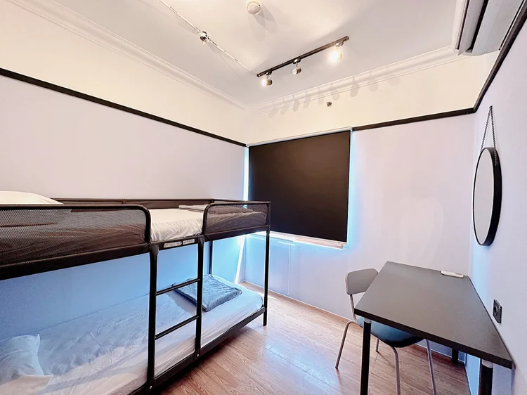 Berlin: Bunk beds, 90 cm each, with AC: a favourite with kids and friends sharing.