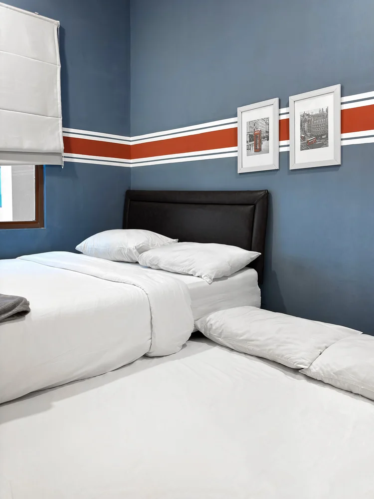 London: The bedrooms: sleeps 9, up to 12 with extra beds.