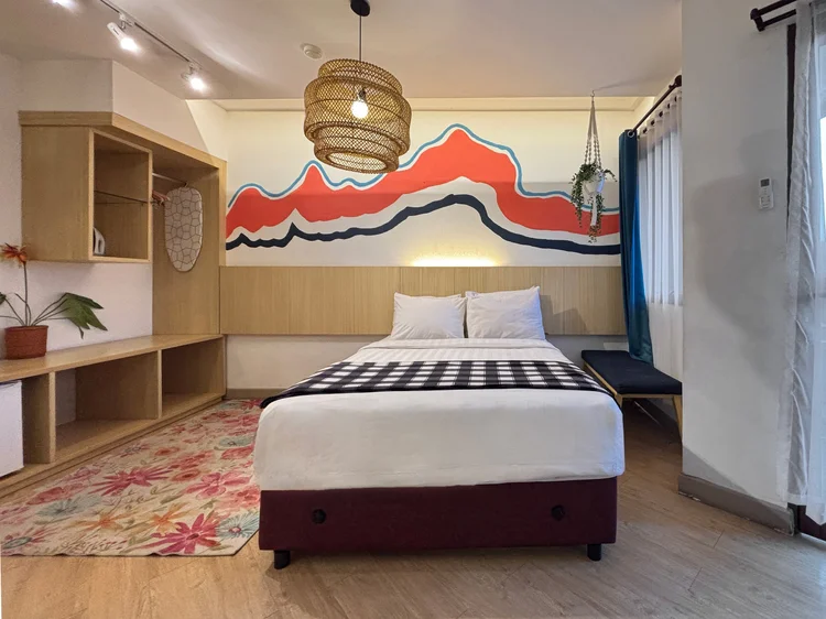 Barbados: White sheets on the bed, the same standard in all our units.