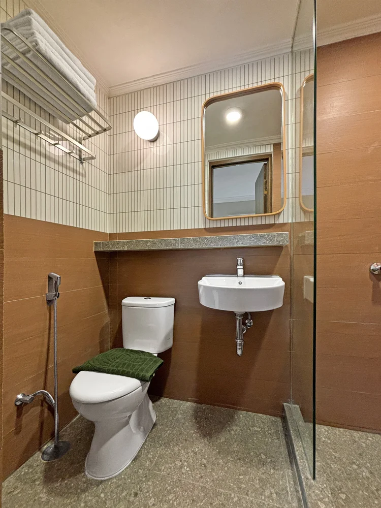 Nakameguro: Modern bathroom with a hot-water shower; soap and shampoo the same in every unit.