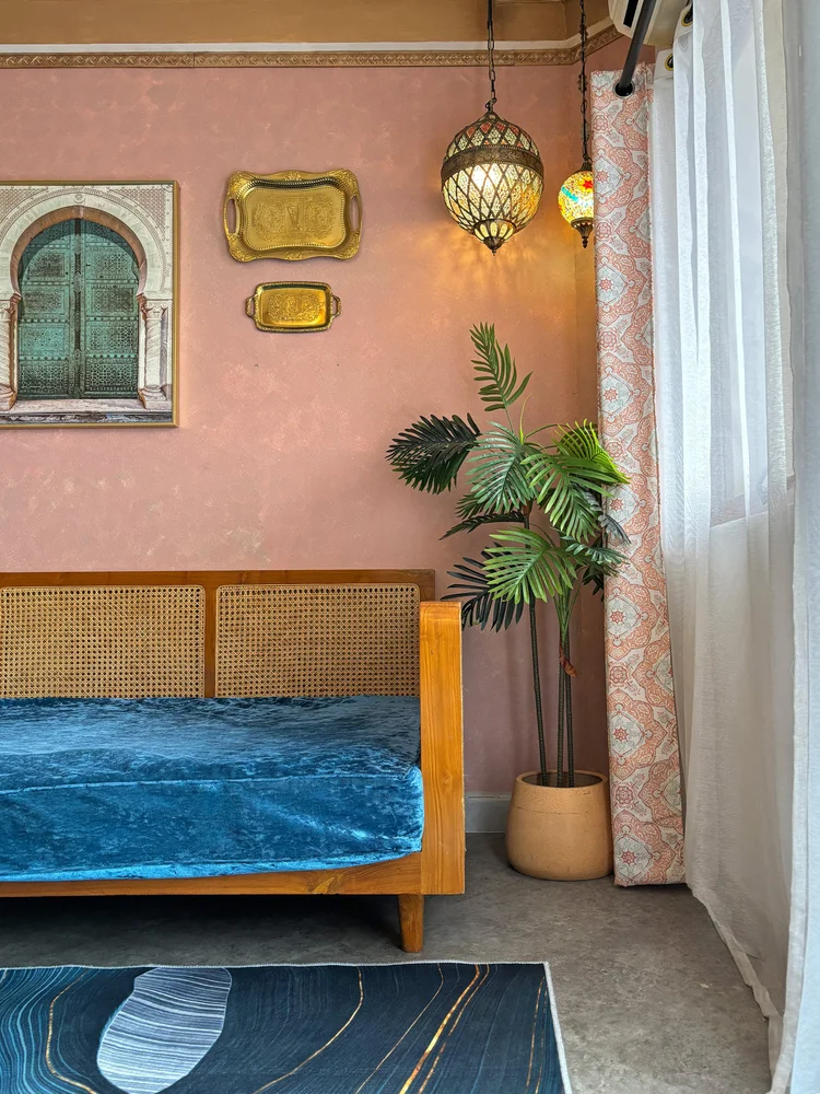 Marrakech: The three-seater day bed with AC, already counted in the four it sleeps.
