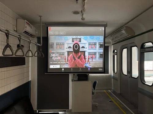 Dae Jeon — Subway Train Station