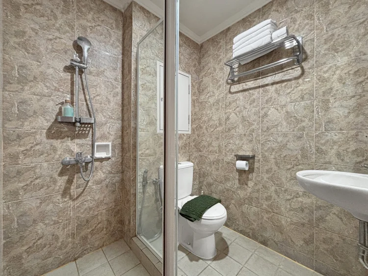 Namibia: Hot-water shower, with soap and shampoo already stocked.