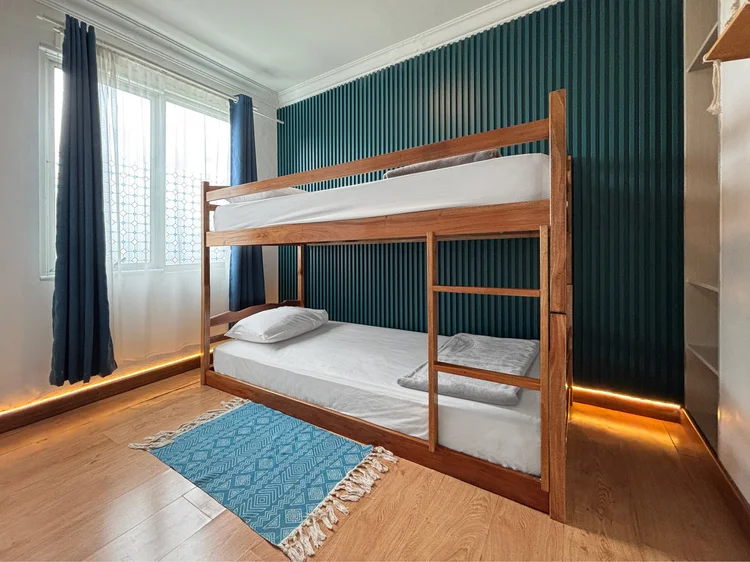 Honolulu: Bedroom with a 90 cm bunk bed, a favourite with kids or travel buddies.