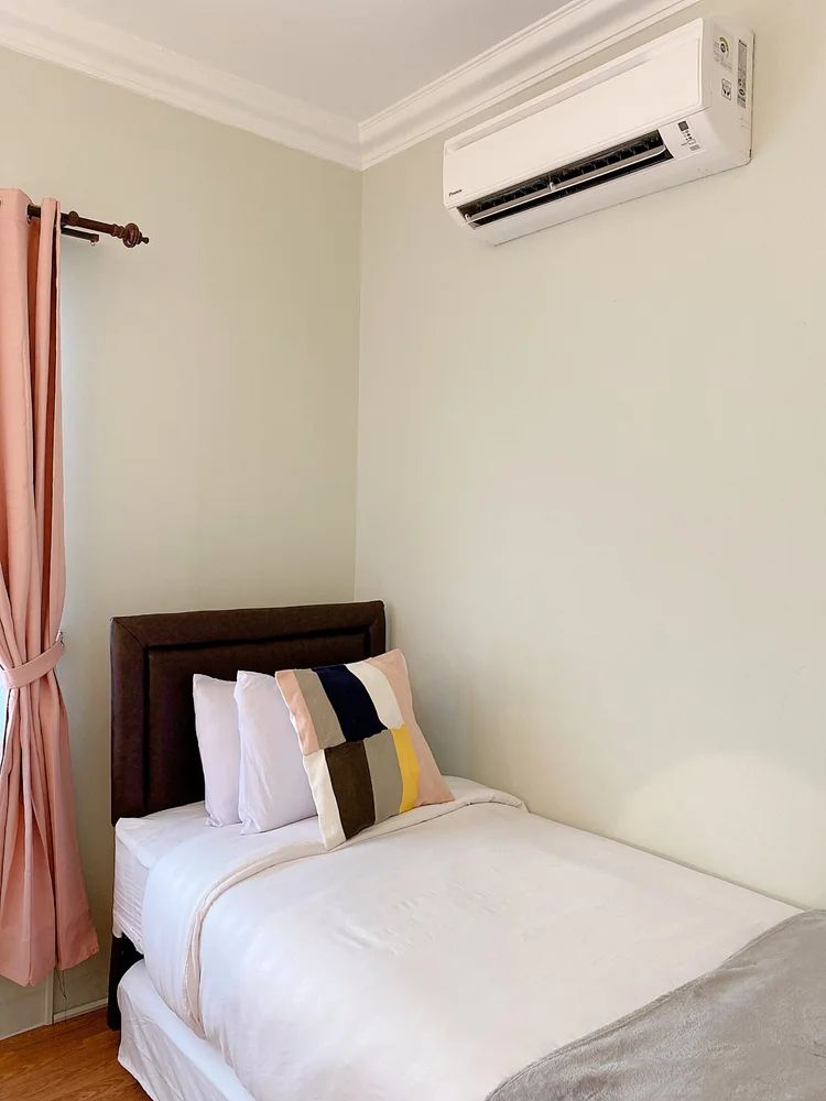 Malacca: Another bedroom with a sliding single bed and its own AC.