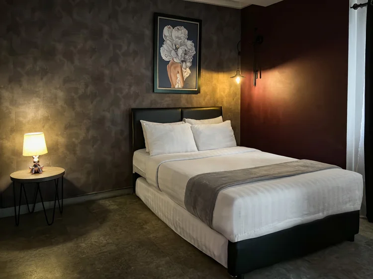 Copenhagen: White sheets on the bed, the same standard in all our units.