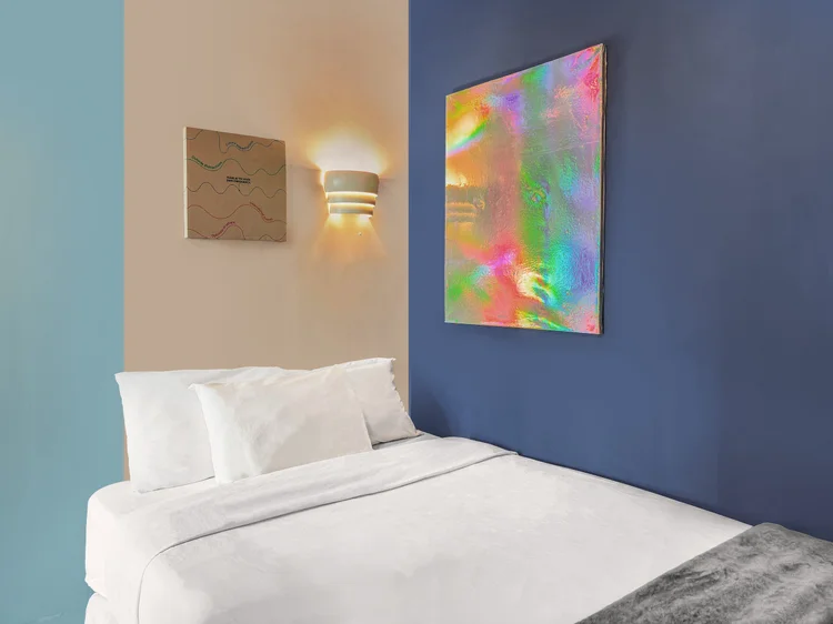 Vancouver: A sliding small double bed. Sleeps 4, up to 5 with extra beds.