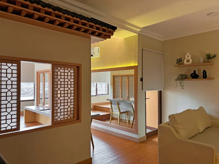Nami: The lattice windows open up, joining the sleeping area to the living room.