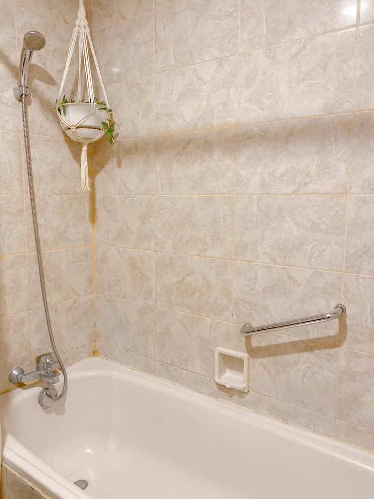 Palermo: A bathtub with hot water in the master bathroom, for a soak after a day out.
