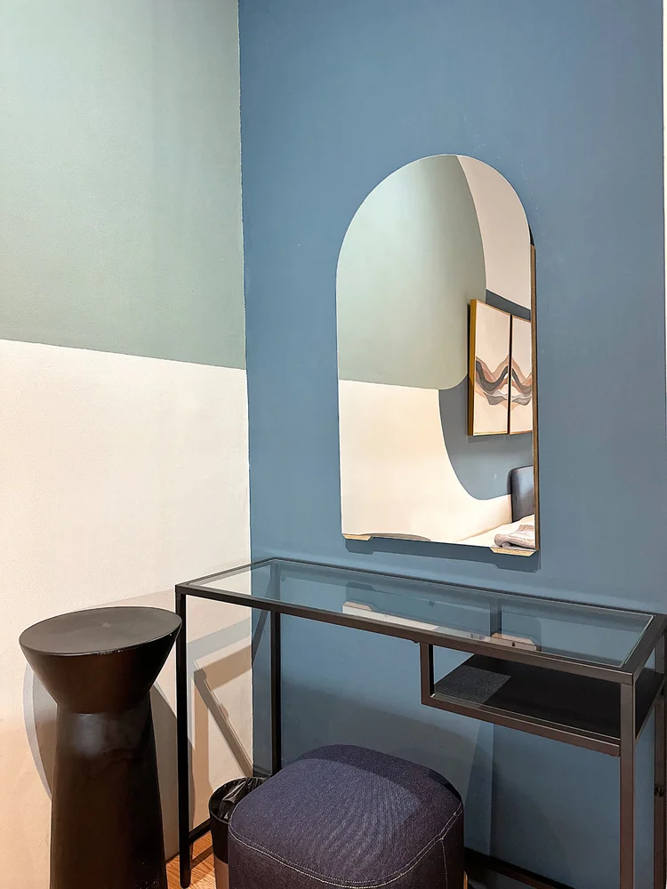 Boston: A dressing table with an arched mirror, one in each bedroom.