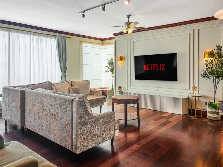 Kensington: Hosting since 2020, Airbnb Superhost, thousands of guests.