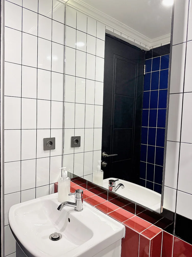 Berlin: Two bathrooms in the unit, one of them inside the master bedroom.