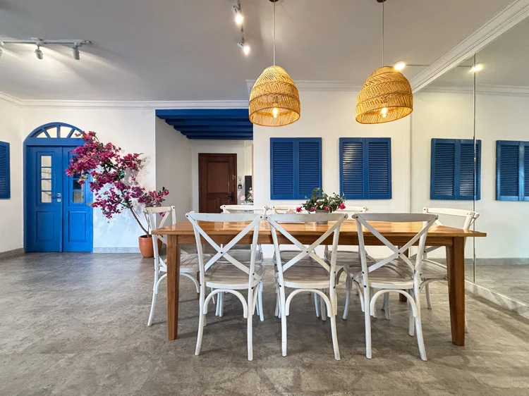 Santorini: Sleeps 9, up to 14 with extra beds, and everyone eats at the same table.