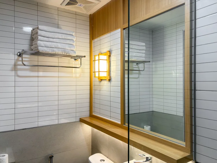 Omotesando: Soap and shampoo are stocked, the same in every unit.