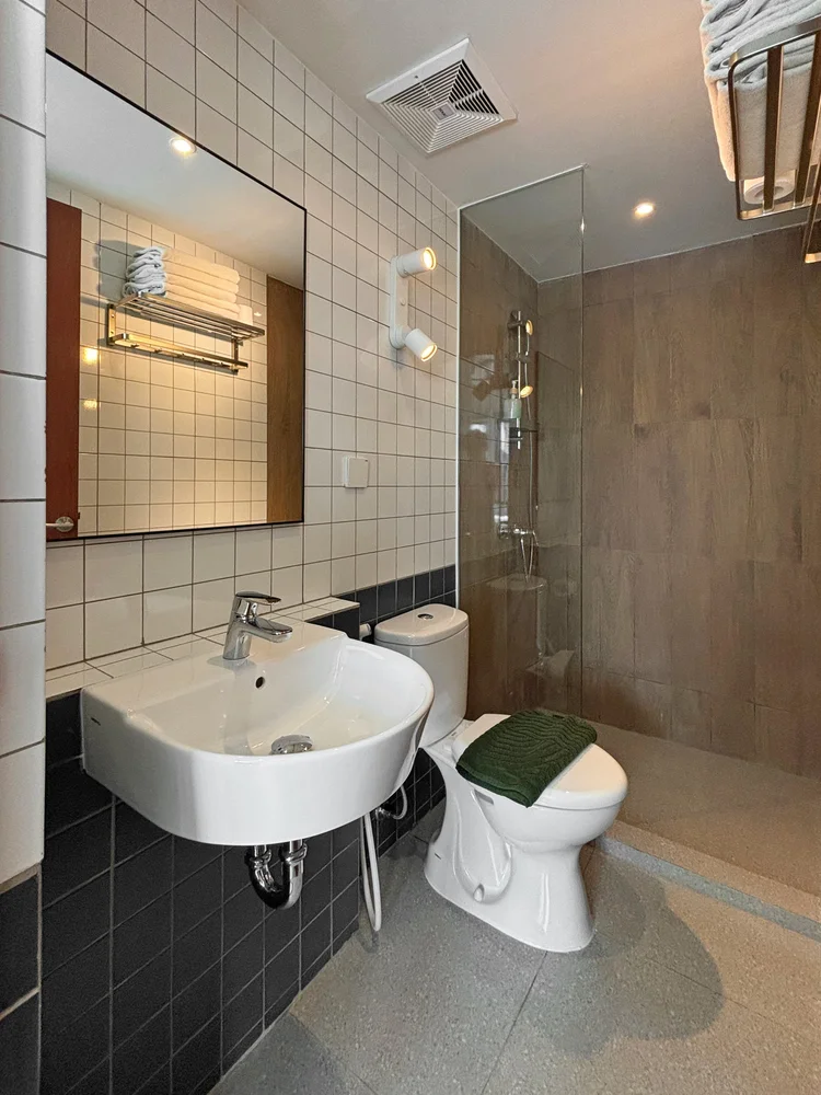Incheon: Booking direct here is usually the lowest price for the same unit.