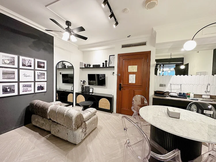 Los Angeles: Hosting since 2020, Airbnb Superhost, thousands of guests.