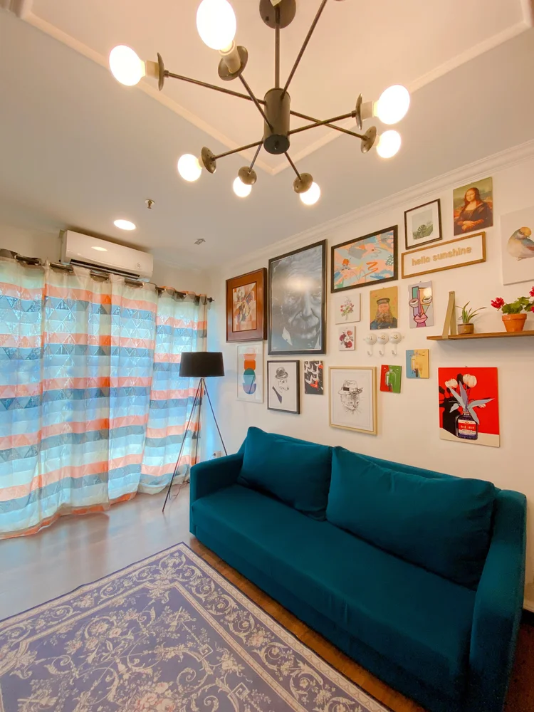 Palermo: This sofa opens into a single bed, already counted in the eight it sleeps.
