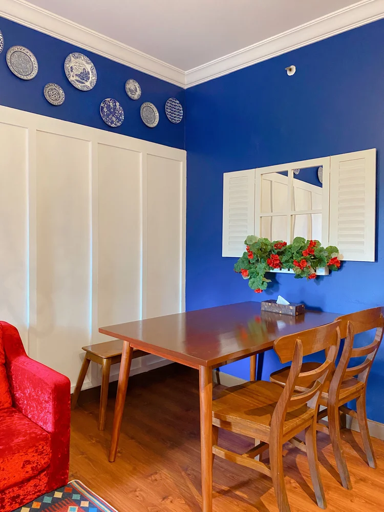 Amsterdam: Dining table for 4, for meals together or a card game.