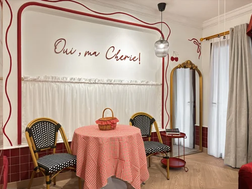 Chamonix — Petit Café Français