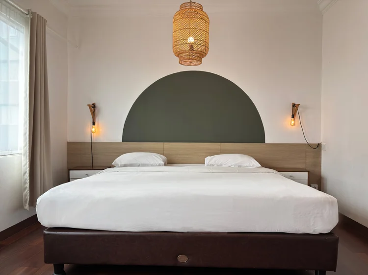 Namibia: Fresh white sheets made up before you arrive, the same in every unit.