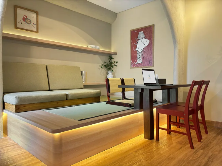 Nakameguro: The tatami platform with a two-seater floor sofa, lit from beneath.