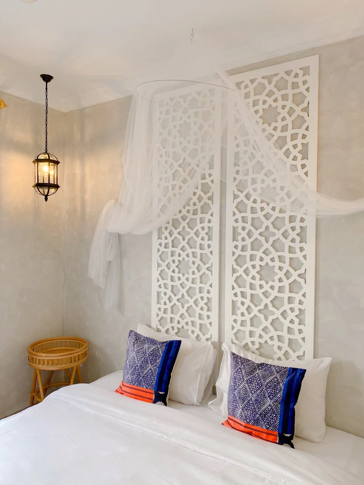 Cappadocia: White sheets in the master bedroom, the same standard in all our units.