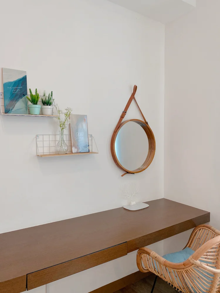 Oslo: Dressing table with a round mirror and rattan chair, get ready without leaving the room.