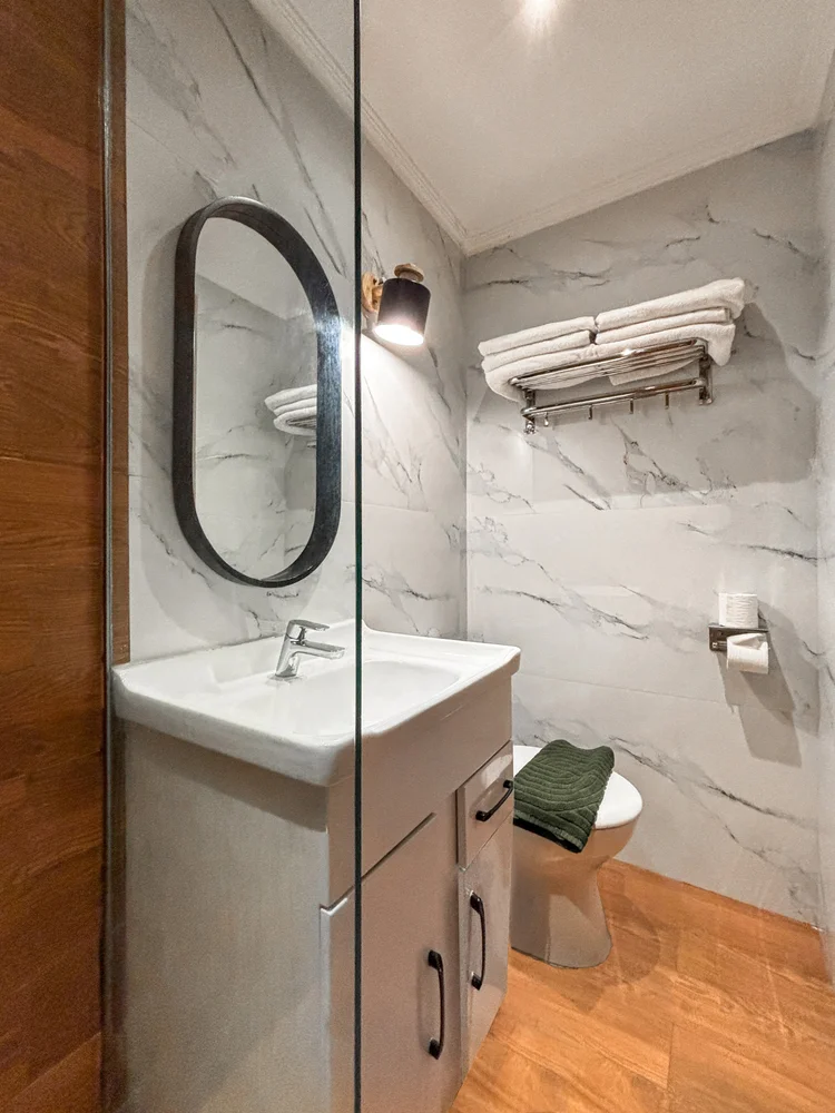 Salzburg: Bathroom with a hot-water shower, cleaned by our own trained team to CHSE standard before every check-in.