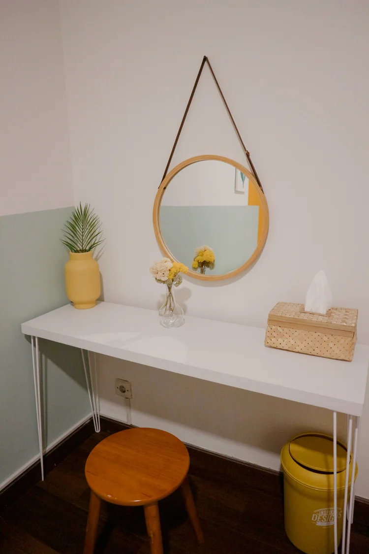 Havana: A small dressing table with a round mirror, in one of the bedrooms.