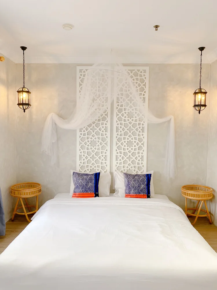 Cappadocia: Master bedroom: a 180 cm queen bed with a white canopy and lanterns on both sides.